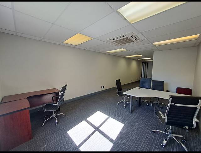 70M² OFFICE TO LET IN DUNKELD WEST